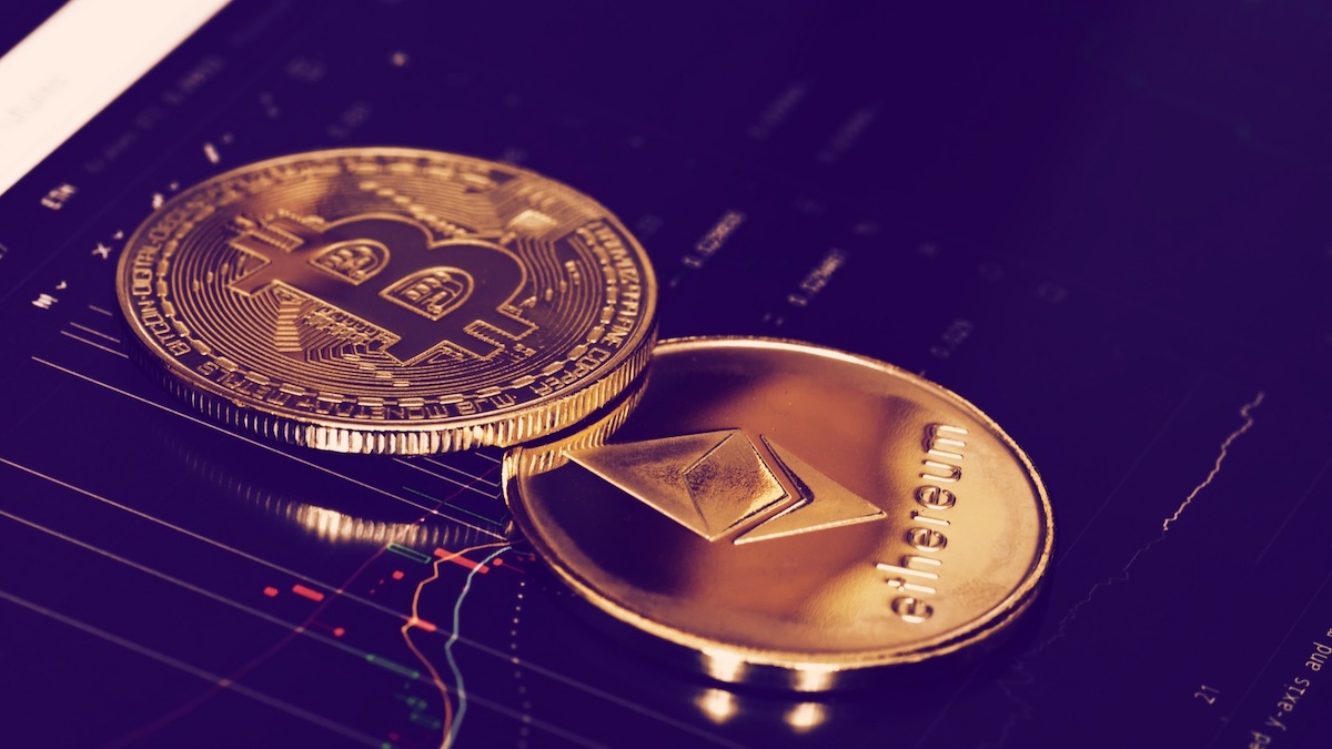 Foto de los token de Bitcoin y Ehtereum