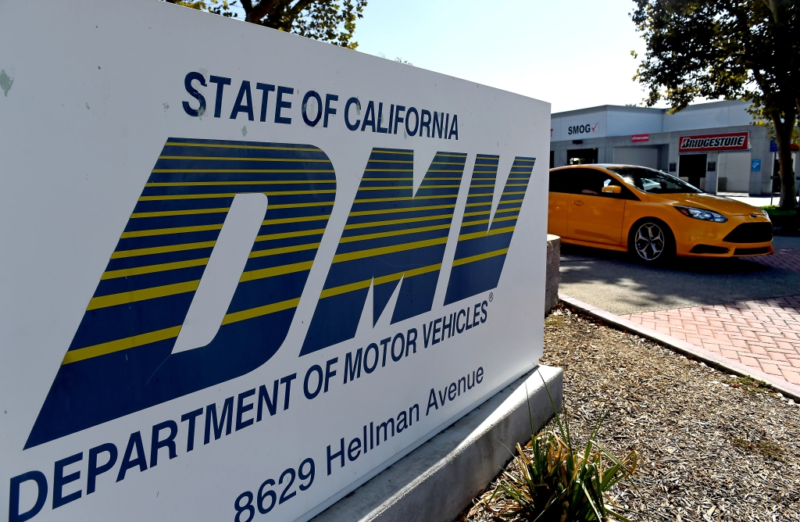 El DMV de California ofrecerá los títulos de automóviles como NFTs